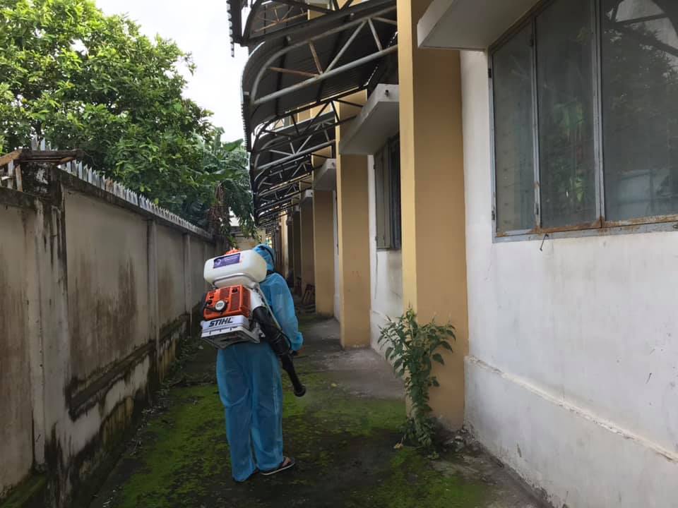 Xịt khử khuẩn 