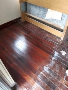 Phủ bóng-đánh bóng sàn gỗ