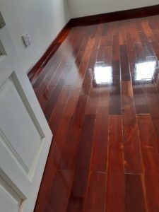 Phủ bóng-đánh bóng sàn gỗ